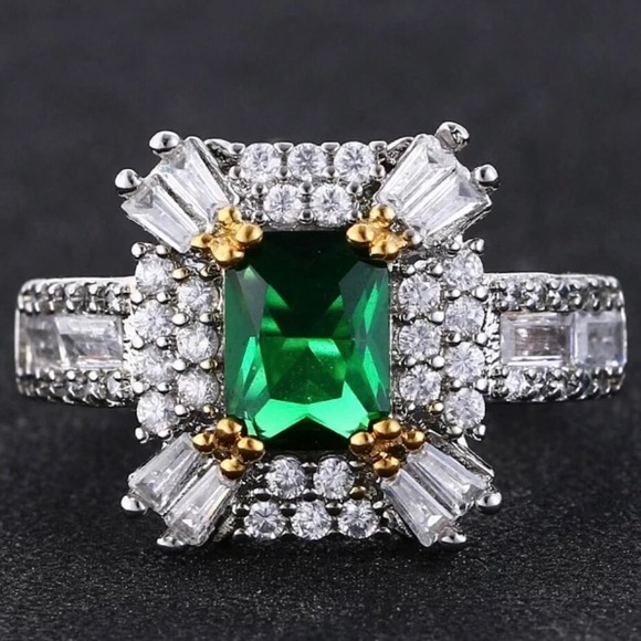 ✨✨Emerald Cut Halo Ring✨ - Picture 1 of 5